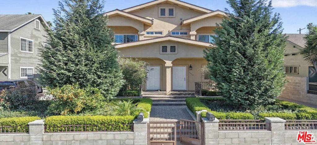 Los Angeles, CA 90016,2018 Hillcrest DR
