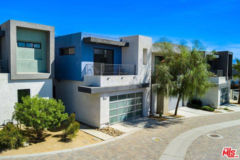Palm Springs, CA 92262,504 Paragon LOOP