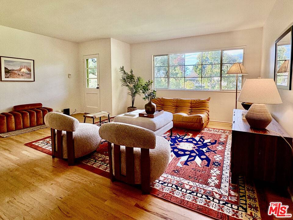 Los Angeles, CA 90016,5172 1/2 Village