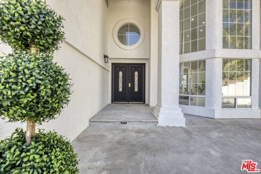 Porter Ranch, CA 91326,19668 Pine Valley WAY