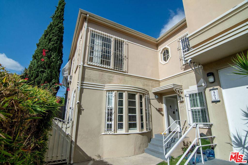 Los Angeles, CA 90036,461 N Vista ST