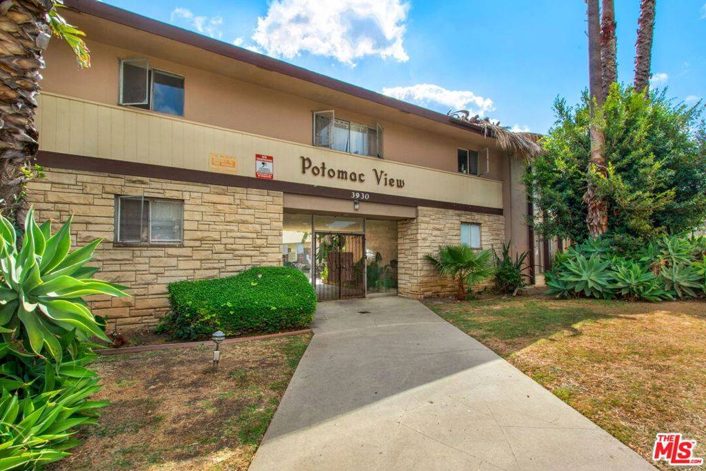 Los Angeles, CA 90008,3930 Roxanne AVE