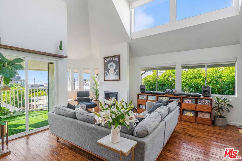 Venice, CA 90292,24 Westwind ST #C