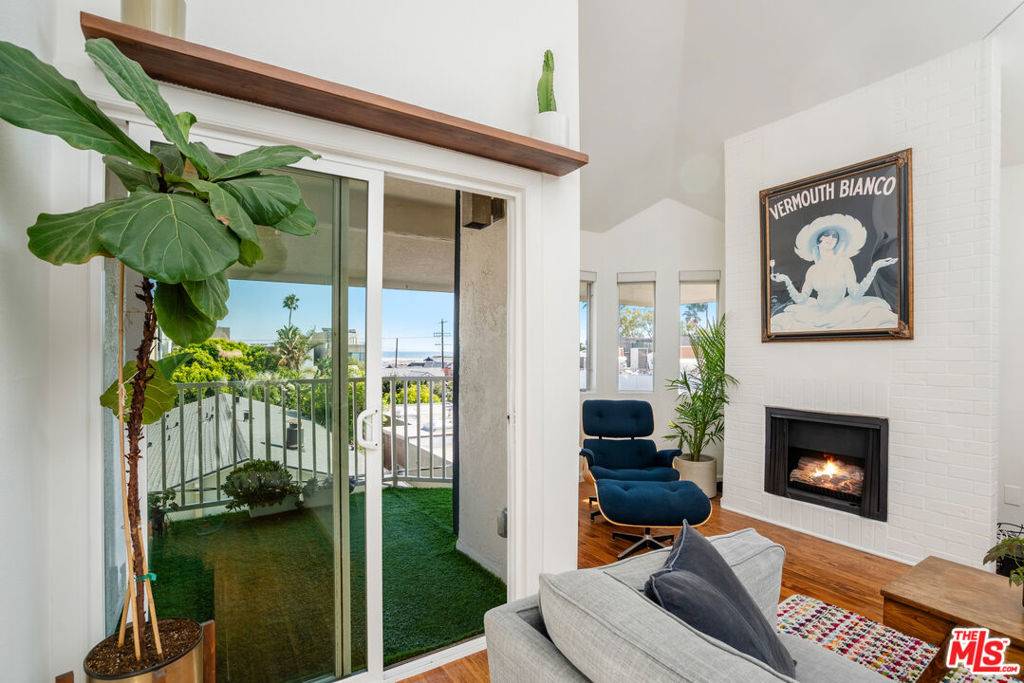 Venice, CA 90292,24 Westwind ST #C