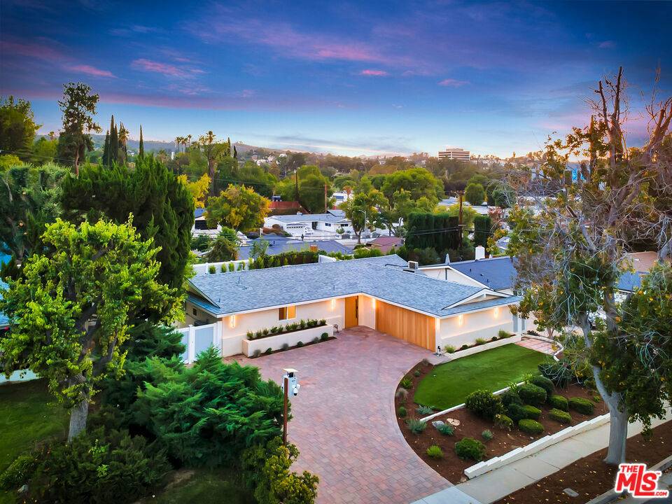 Woodland Hills, CA 91367,20708 Martha ST