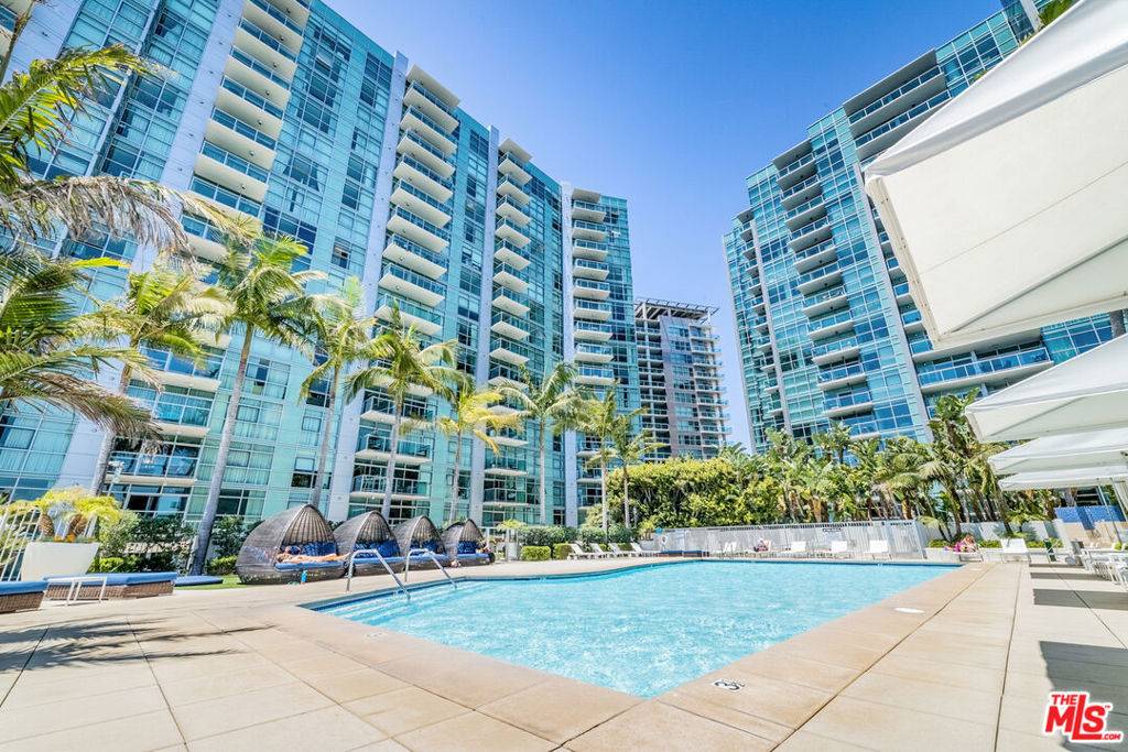 Marina Del Rey, CA 90292,13700 Marina Pointe DR #1018