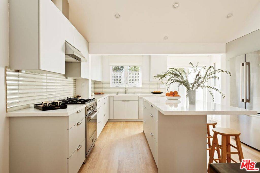 Venice, CA 90291,825 Coeur D Alene AVE