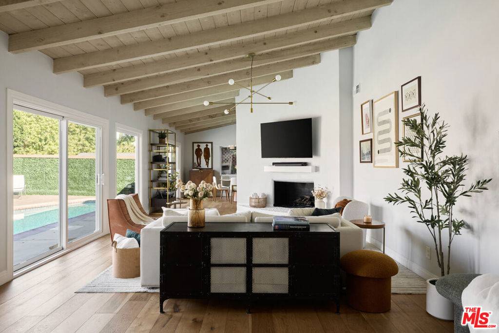 Sherman Oaks, CA 91403,14833 Valley Vista BLVD