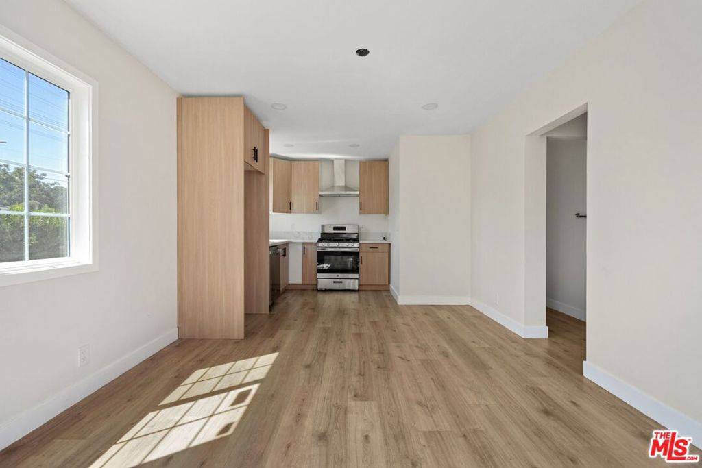 Canoga Park, CA 91304,21007 Saticoy ST