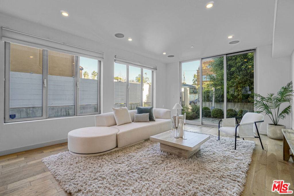 Venice, CA 90291,809 Brooks AVE