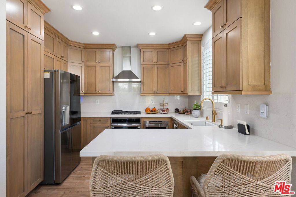 Valencia, CA 91355,26951 Cape Cod DR