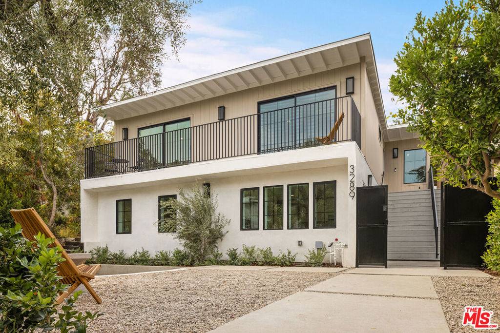 Los Angeles, CA 90034,3289 Kelton AVE