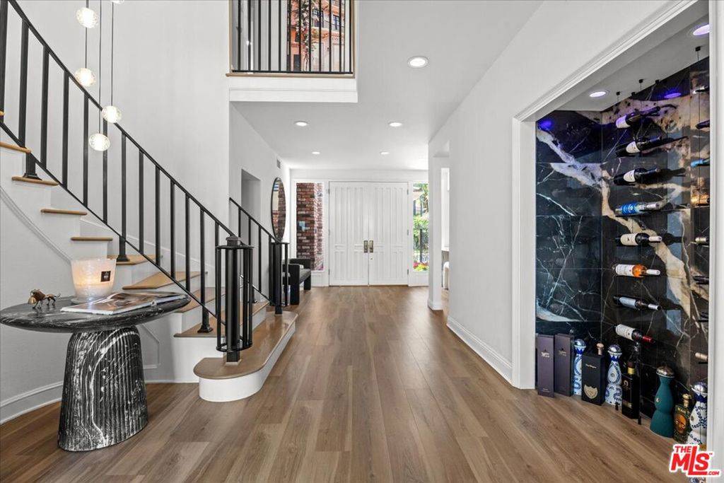 Los Angeles, CA 90049,12303 Ridge CIR