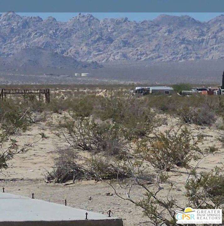 29 Palms, CA 92277,70373 Nandina ST