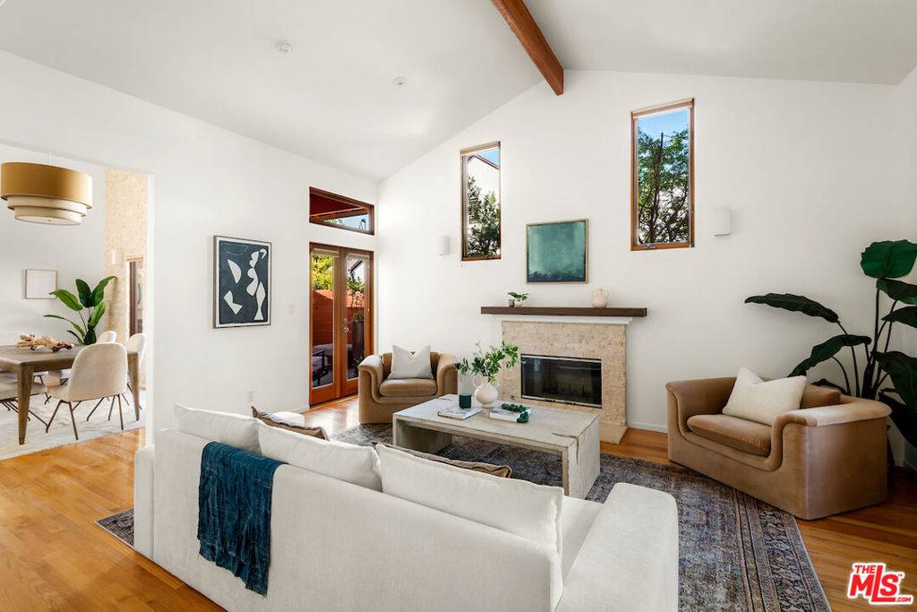 Los Angeles, CA 90064,2249 Kelton AVE