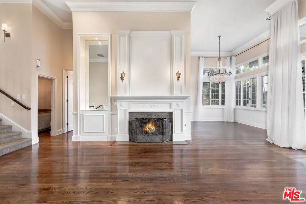 Los Angeles, CA 90049,12557 The Vista