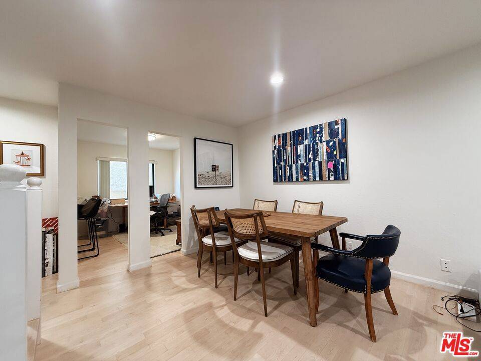 Los Angeles, CA 90025,1224 S Saltair AVE #4