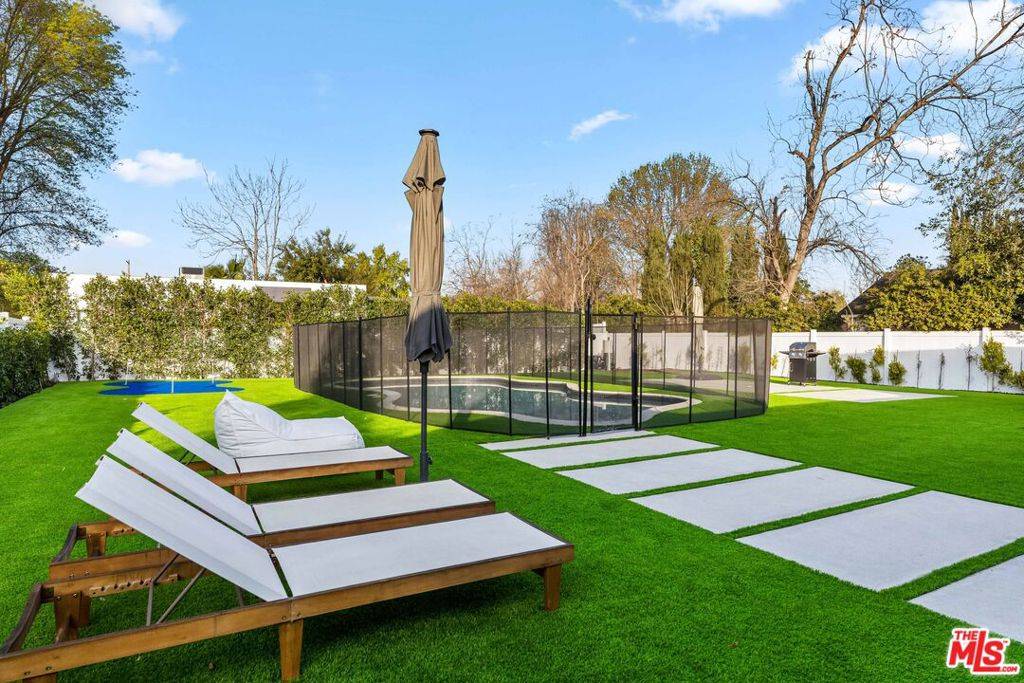 Woodland Hills, CA 91367,5827 Jumilla AVE