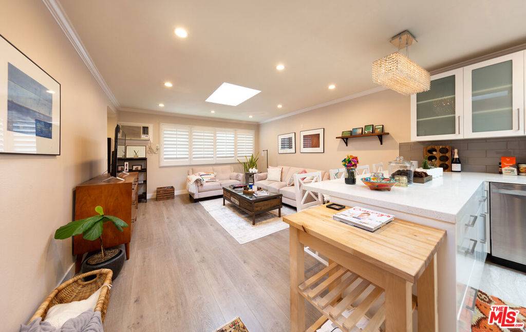 West Hollywood, CA 90069,938 Palm AVE #8