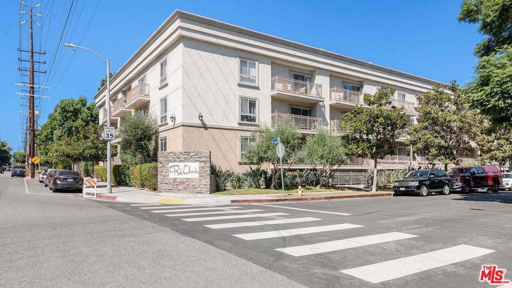 West Hollywood, CA 90048,141 S Clark DR #411