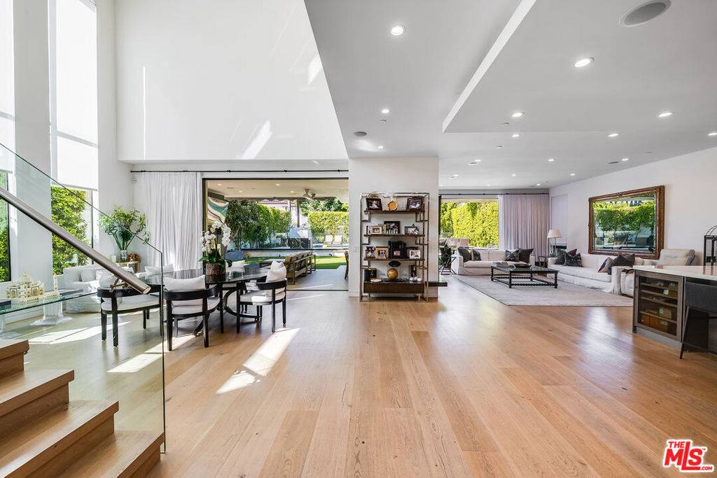 Encino, CA 91436,5101 Rubio AVE