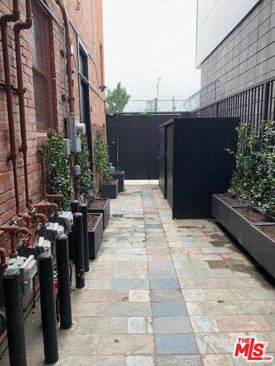 West Hollywood, CA 90046,914 N Fairfax AVE #201