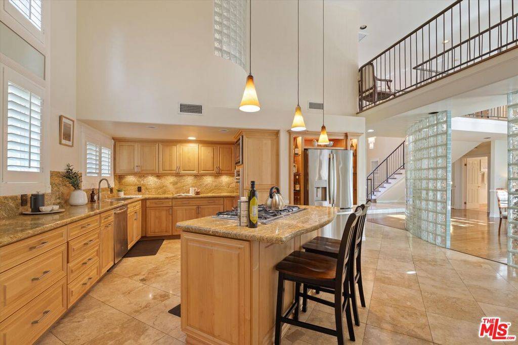 Marina Del Rey, CA 90292,850 Burrell ST