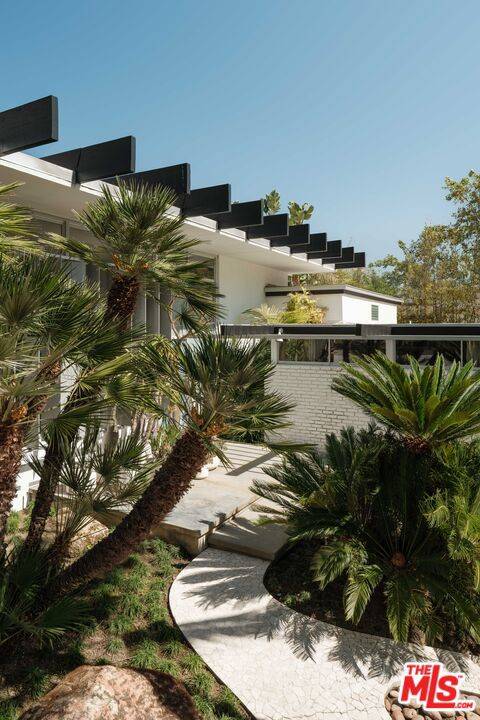 Santa Monica, CA 90402,1911 La Mesa DR