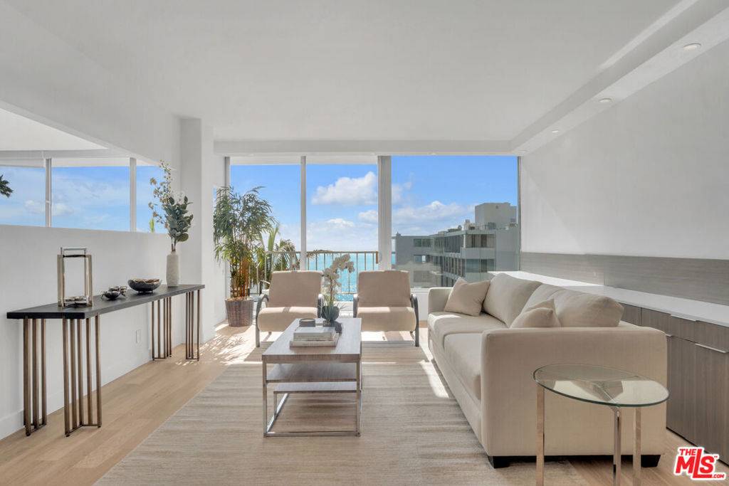 Pacific Palisades, CA 90272,17350 W Sunset BLVD #303