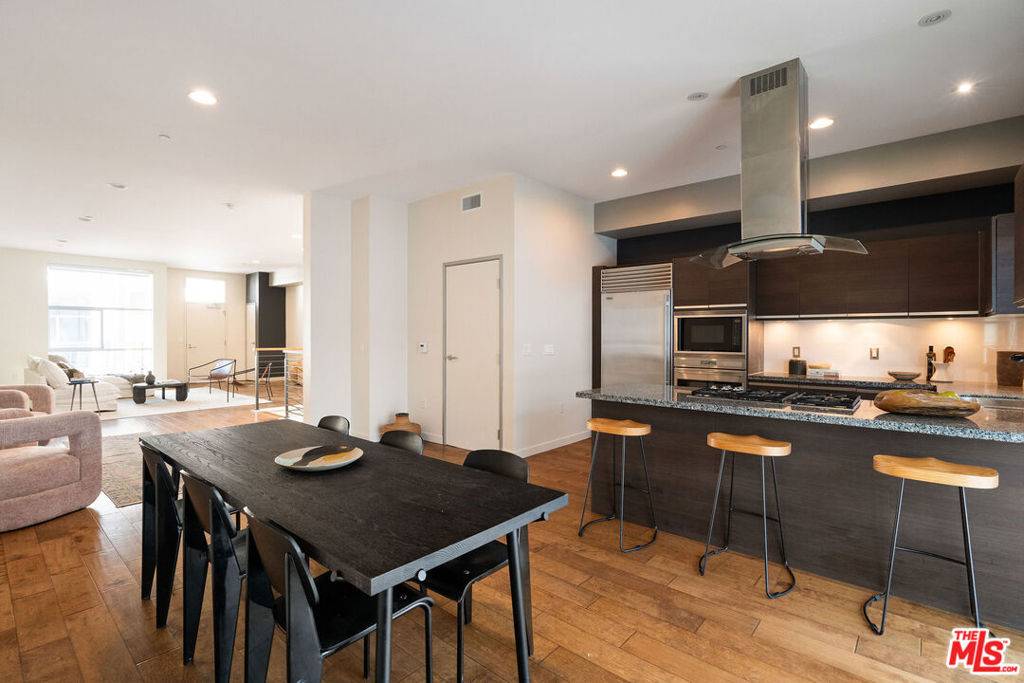 Marina Del Rey, CA 90292,3119 Via Dolce #302