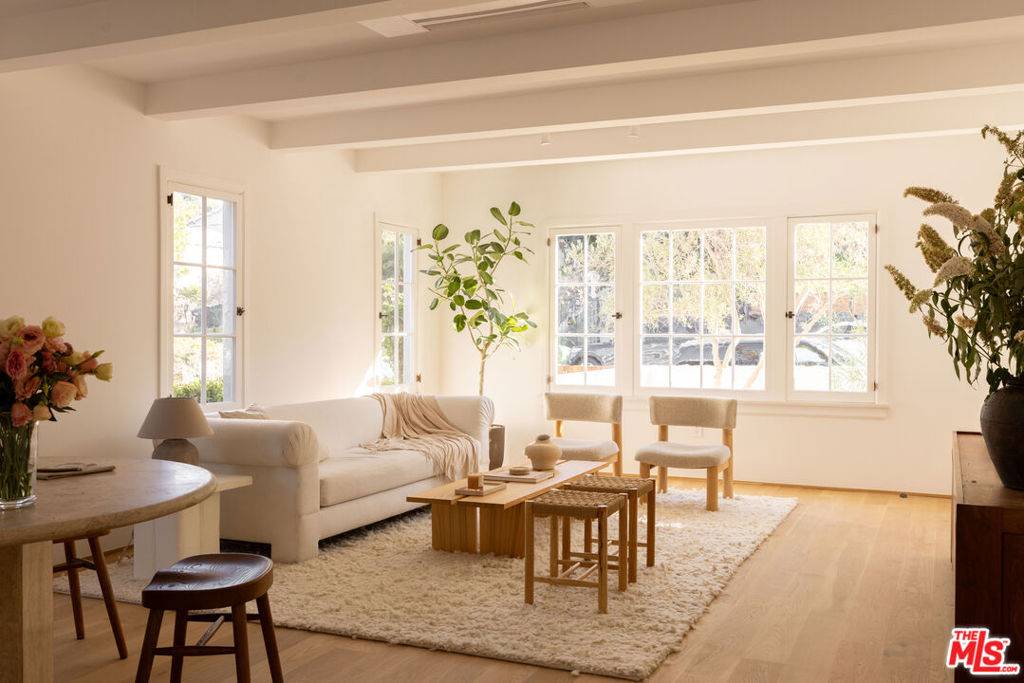 Los Angeles, CA 90026,1443 Allison Ave