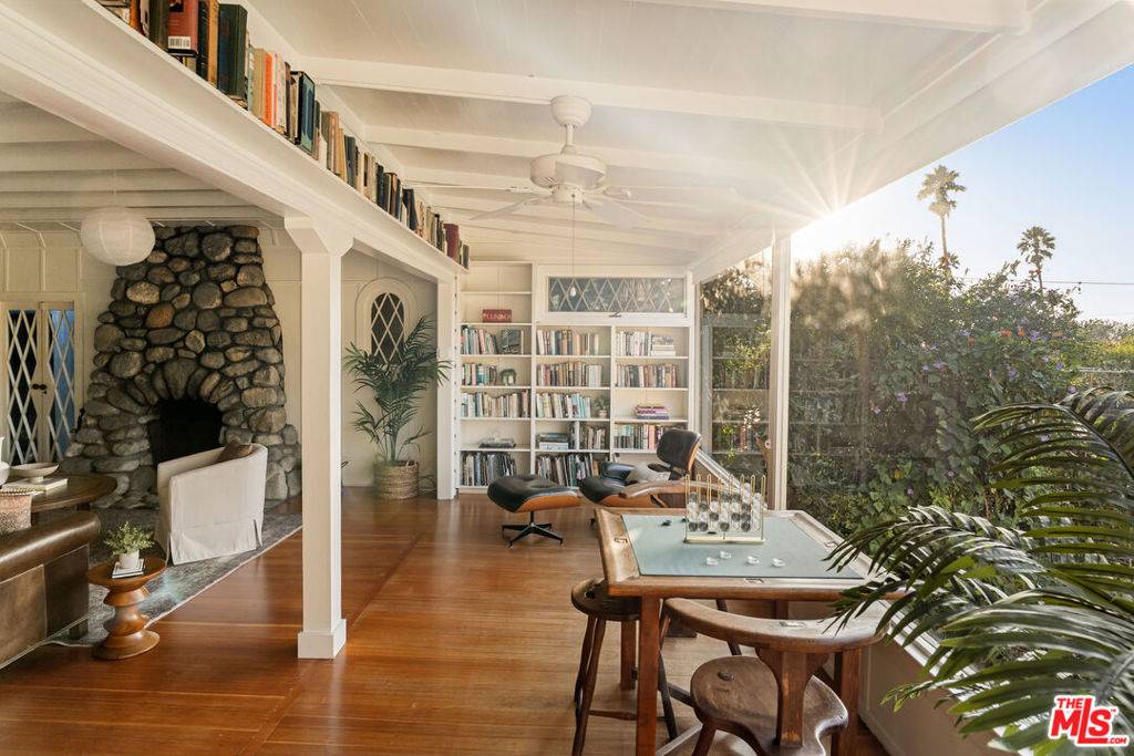 Santa Monica, CA 90402,237 Mabery RD