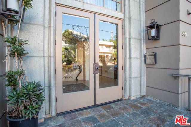 Los Angeles, CA 90049,871 GRANVILLE AVE #301