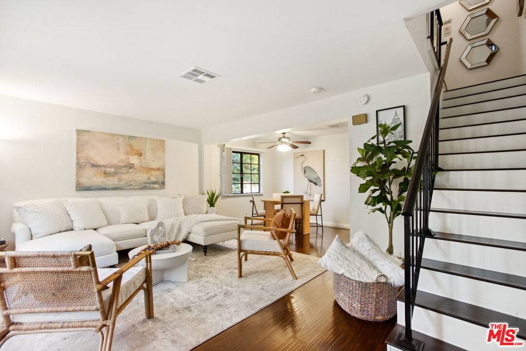 Van Nuys, CA 91405,7422 Hazeltine AVE #7