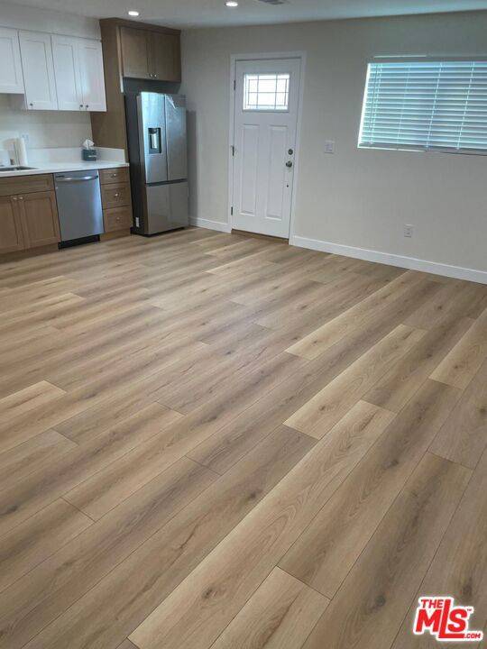 North Hollywood, CA 91605,8010 Longridge AVE