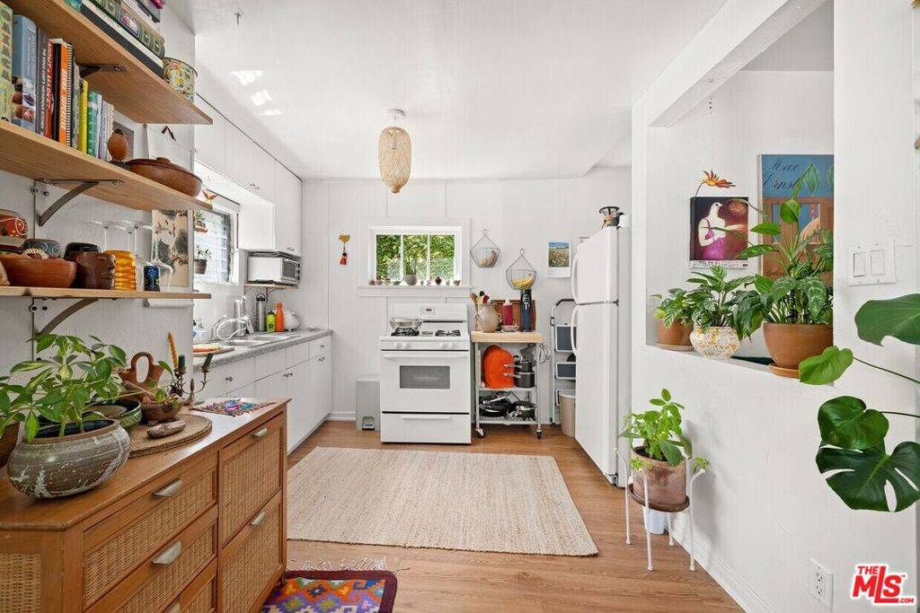 Los Angeles, CA 90026,3456 Plata ST