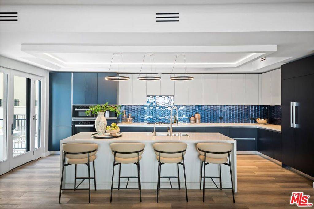 Beverly Hills, CA 90211,160 N La Peer DR #205