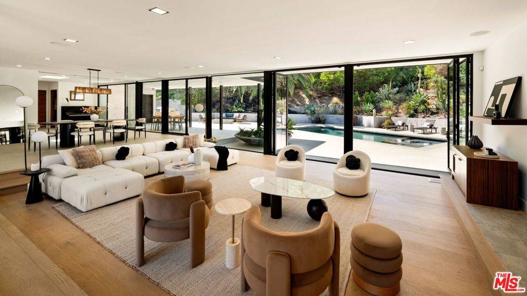 Beverly Hills, CA 90210,9991 Liebe DR