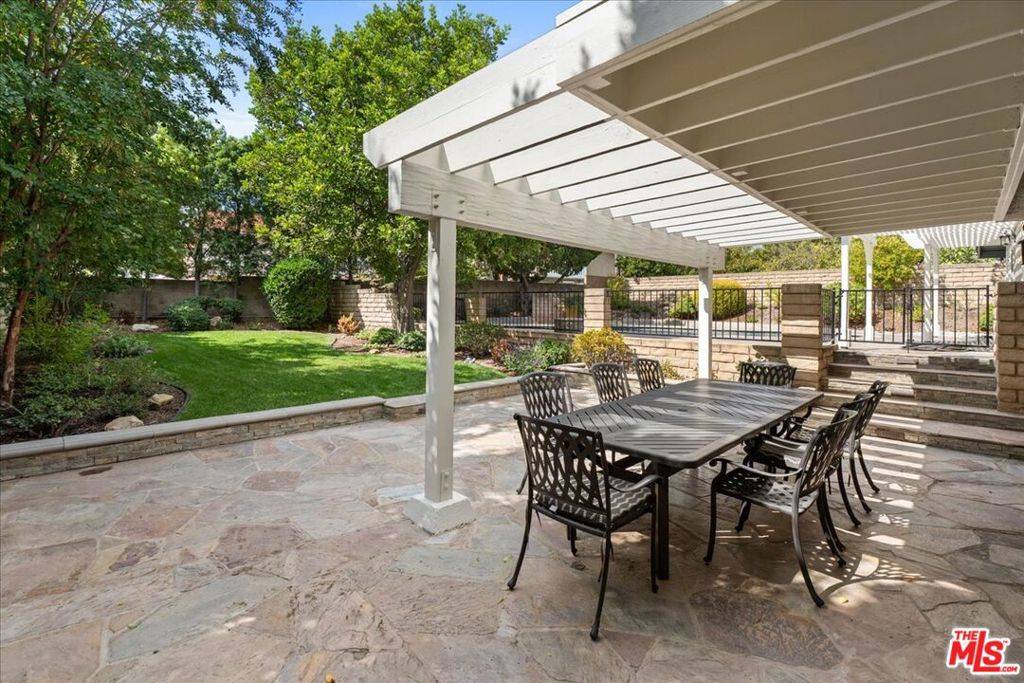 Porter Ranch, CA 91326,11717 Pala Mesa DR