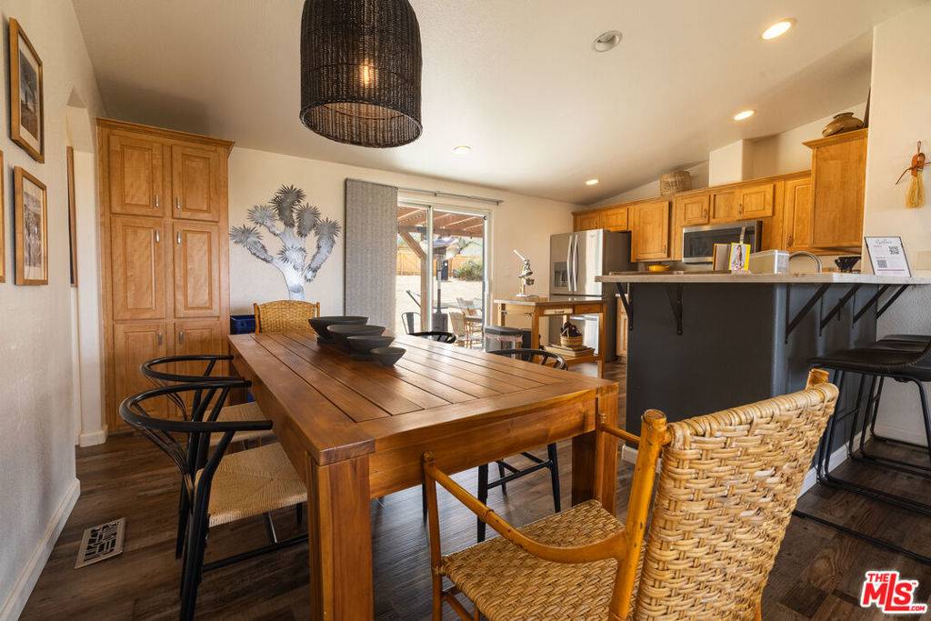 Joshua Tree, CA 92252,60985 Navajo TRL