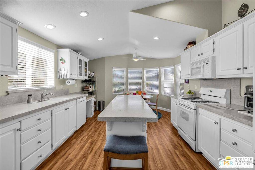 Desert Hot Springs, CA 92240,15300 Palm DR #152