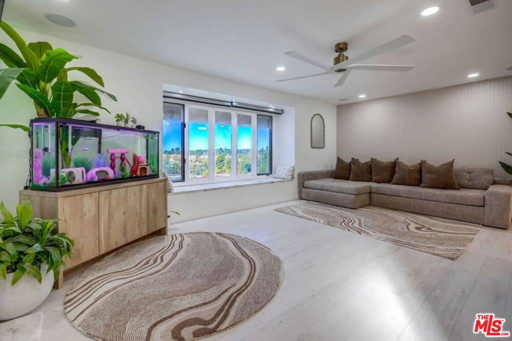 Fullerton, CA 92831,1307 Shadow LN #I