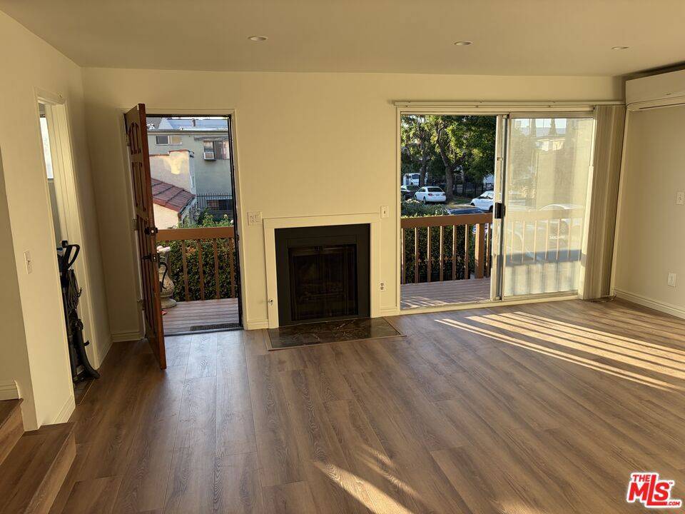 North Hollywood, CA 91601,5827 Tujunga AVE #1