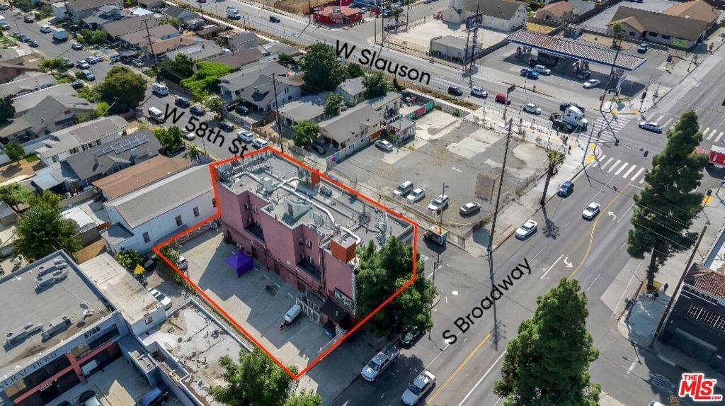 Los Angeles, CA 90037,5734 S Broadway