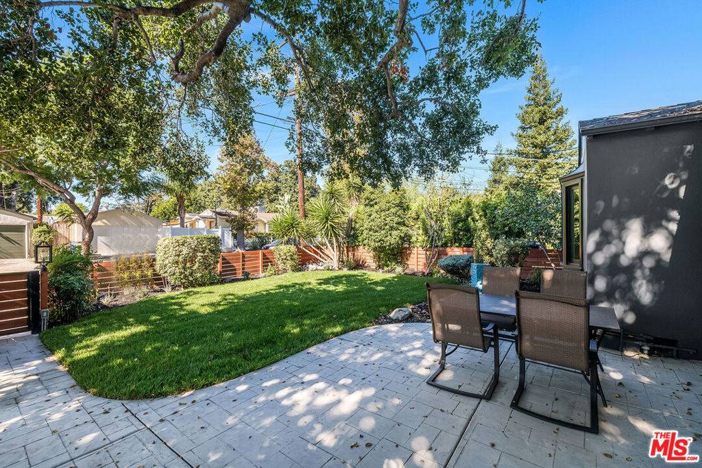 North Hollywood, CA 91601,5310 Irvine AVE