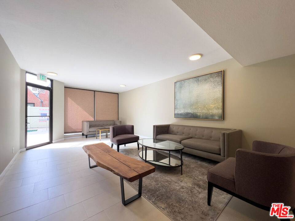 West Hollywood, CA 90069,935 Westbourne DR #103