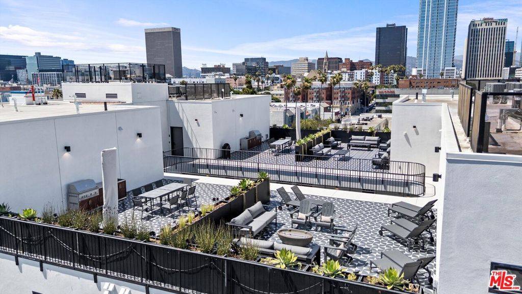 Los Angeles, CA 90006,904 S New Hampshire AVE #609