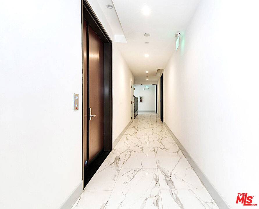 Los Angeles, CA 90035,1249 S Holt AVE #202