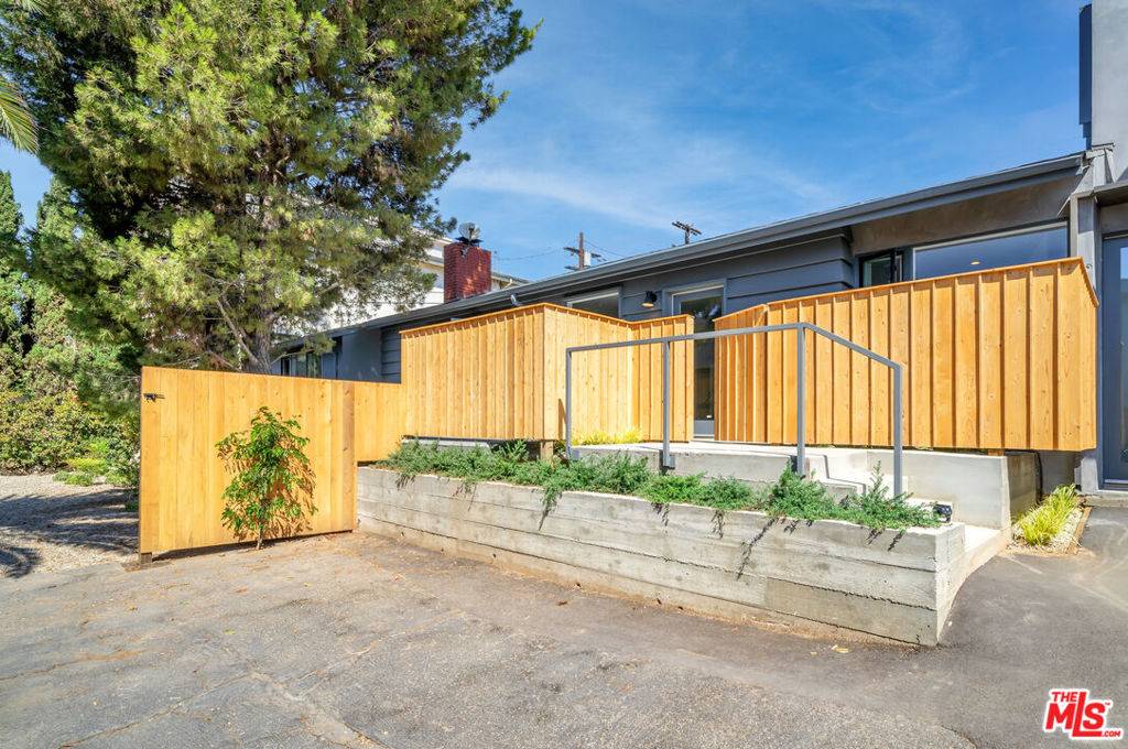 Los Angeles, CA 90066,3436 S Centinela AVE