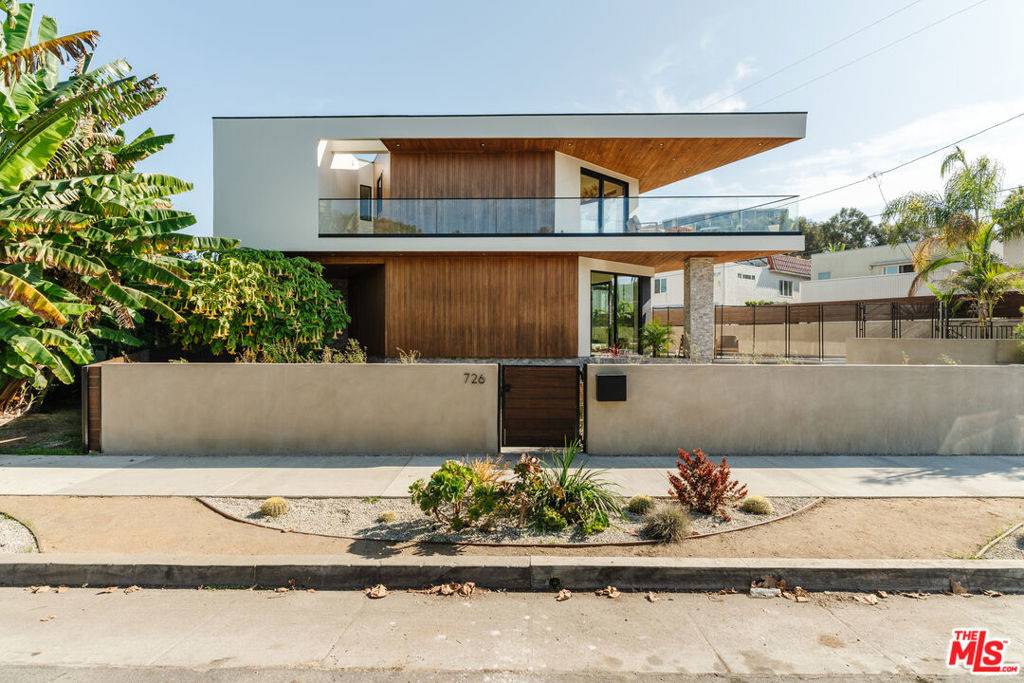 Marina Del Rey, CA 90292,726 Howard ST